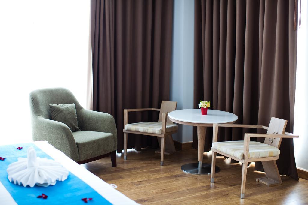 Prajaktra Design Hotel Удон-Тхани Экстерьер фото