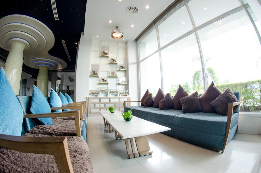 Prajaktra Design Hotel Удон-Тхани Экстерьер фото